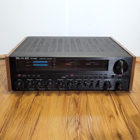 SAE TWO A14 Stereo Integrated Amplifier 140W / Channel