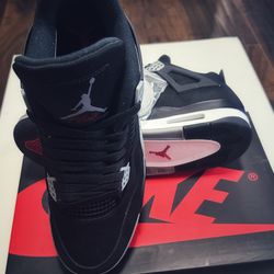 Air Jordan 4 Retro Bred Reimagined Men’s Size 9