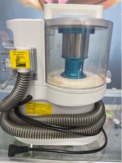 Grooming vacuum