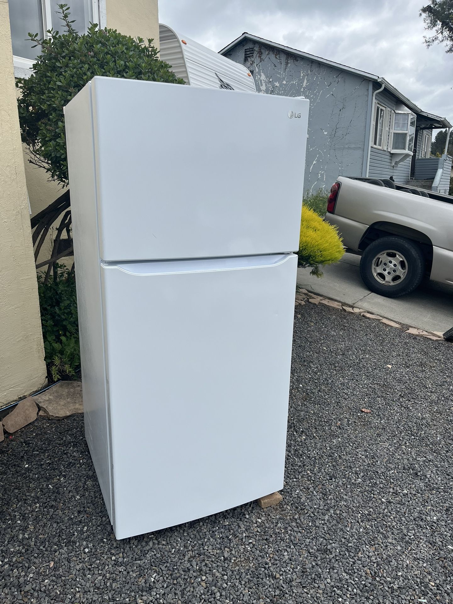 LG refrigerator 