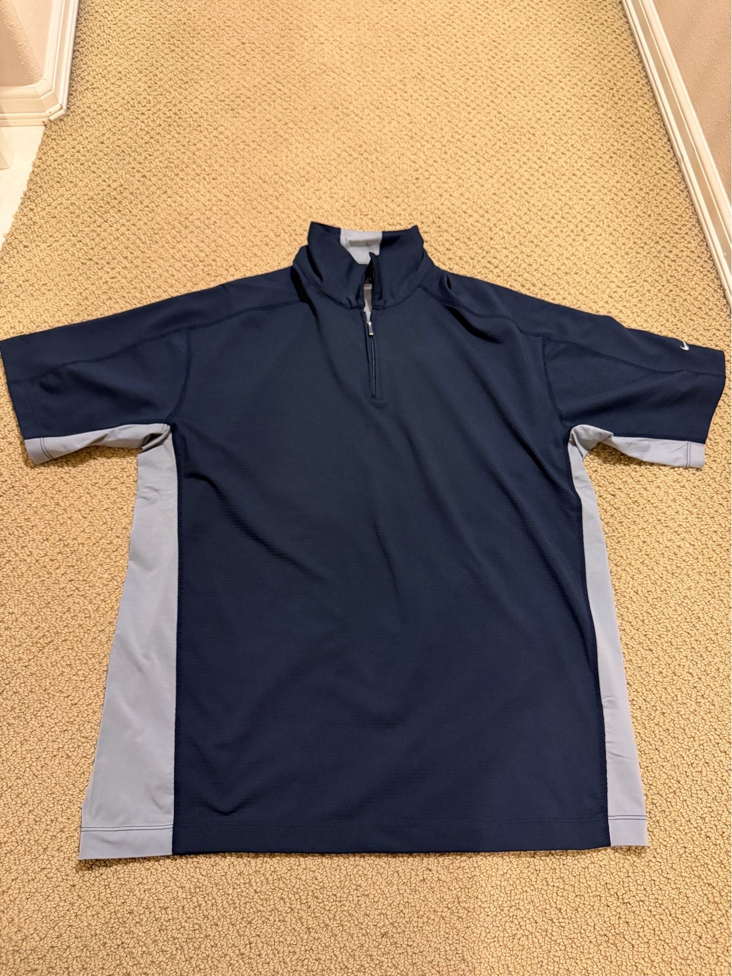 Nike Golf Sphere React Short-Sleeve 1/4 Zip Pullover Polo (Men’s Size Large)