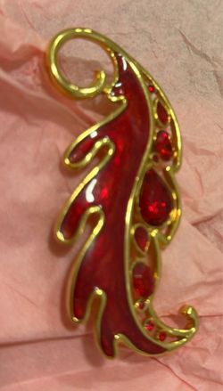 Vintage Trifari brooch