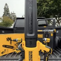 DEWALT 20V MAX 125 MPH 450 CFM Blower (Tool Only)