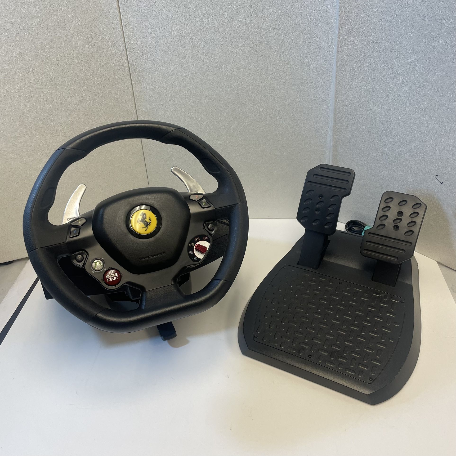 Thrustmaster Ferrari 458RW XBOX 360 V4 Racing Steering Wheel And pedals Tested