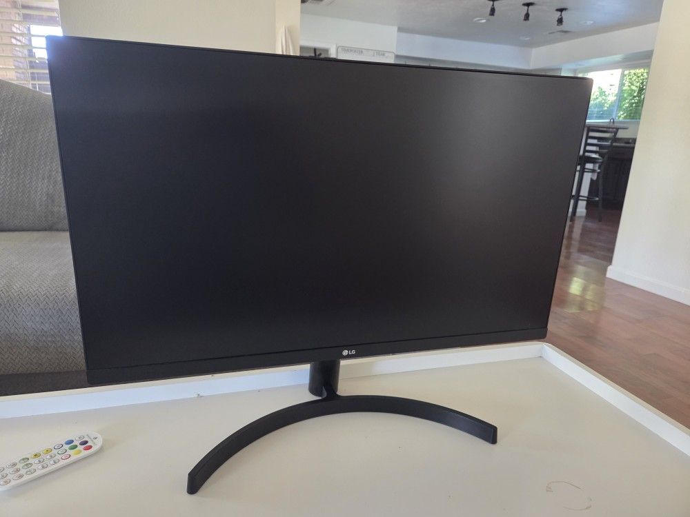 27 Inch Monitor 