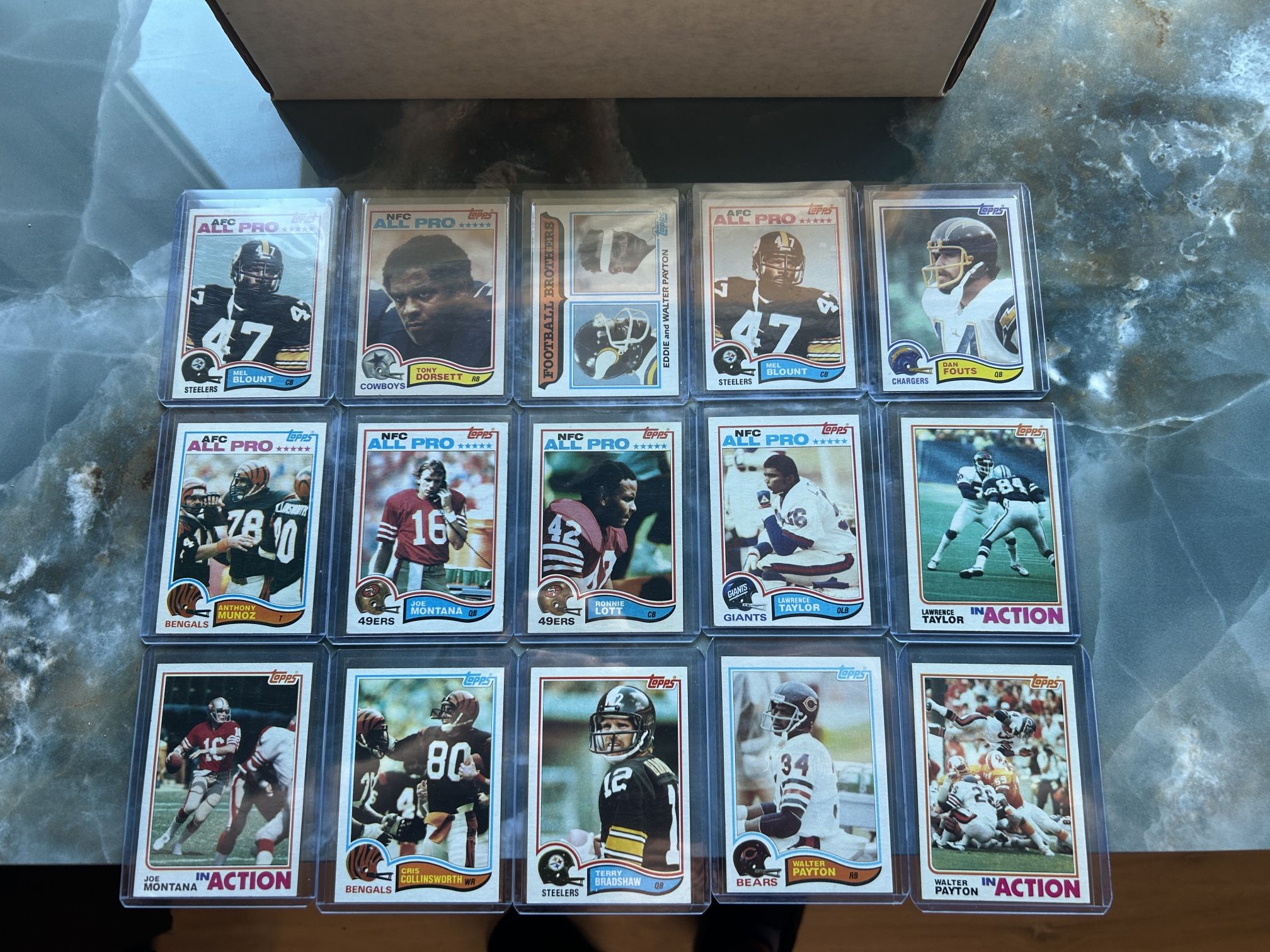 1982 Topps Football Complete Set NM . Lawrence Taylor Rookie Ronnie Lot RC See Pics