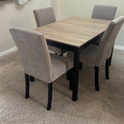 Dining Table Set. 🚚WE DELIVER🚚