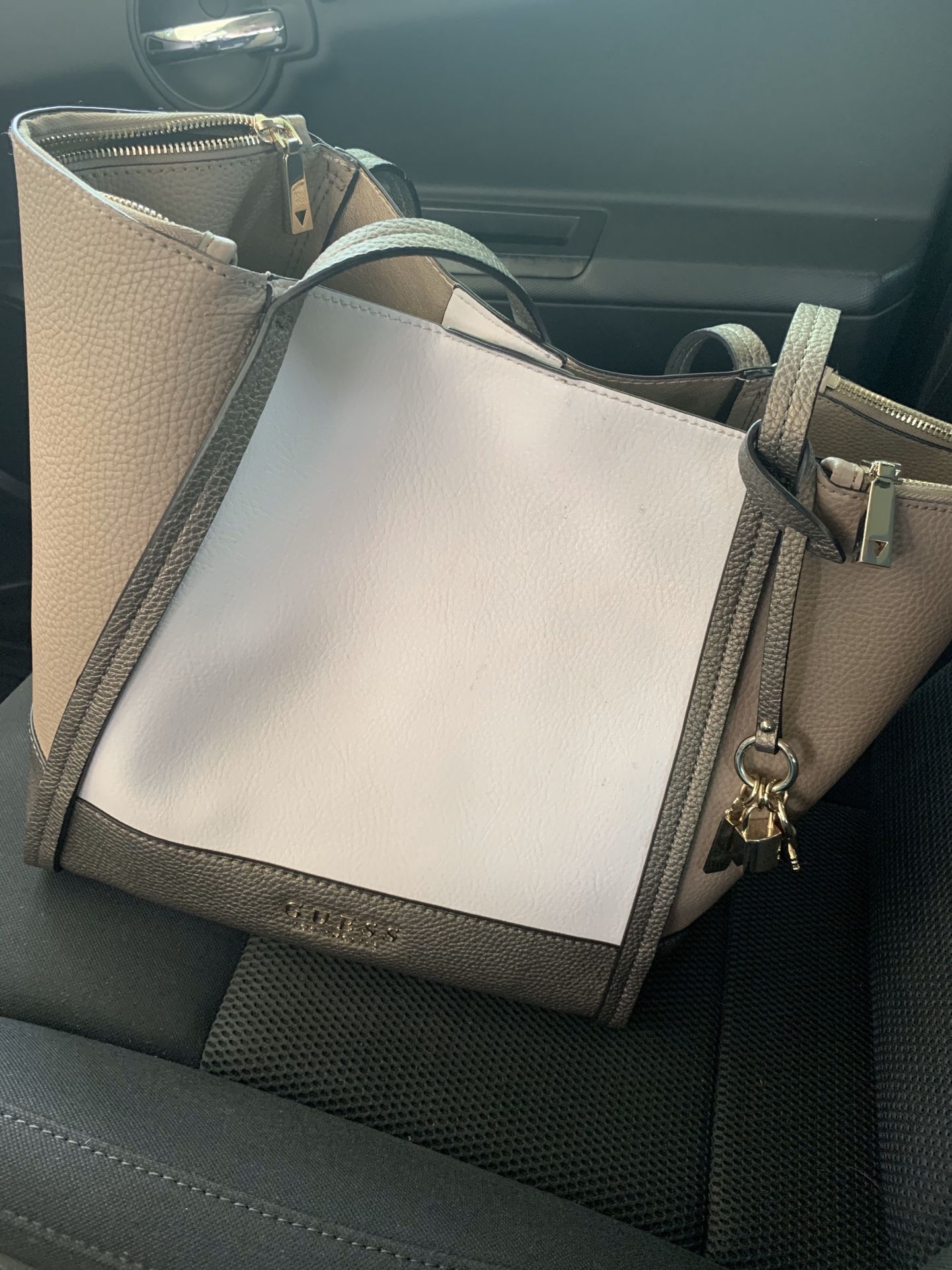 GUESS TOTE & WALLET