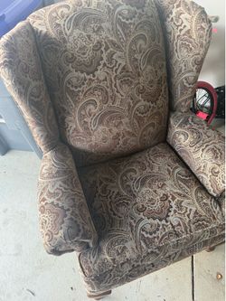 Almost new accent chair