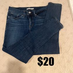 Levi’s 311 Shaping Skinny 