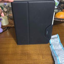 iPad Pro 13in W Apple Pencil And Case 