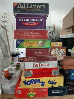 Domino's/ BOARD GAMES