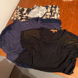Women’s Tops T-shirts Lot Of 3 Sizes XL And M Short Sleeve Round Neck