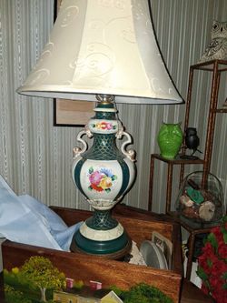 Older lamp base