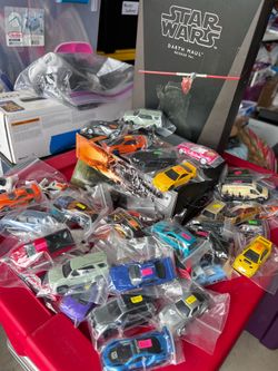 Hot wheels garage sale and more Pls read the description