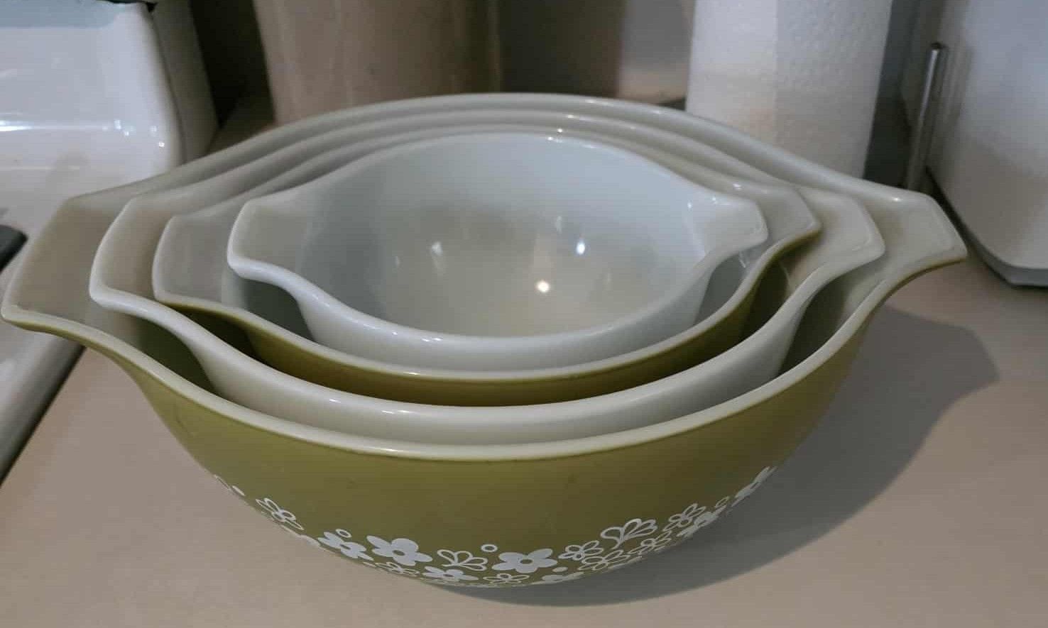 Vintage Pyrex Bowls