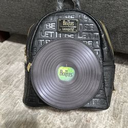Beatles Lounge Fly 