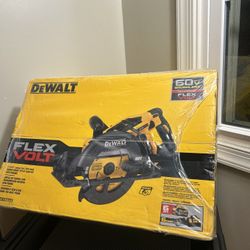 NEW DEWALT  FLEX VOLT 7-1/4/PULG/PO(184mm) WORM DRIVE STYLE SAW KIT WITH BRAKE 