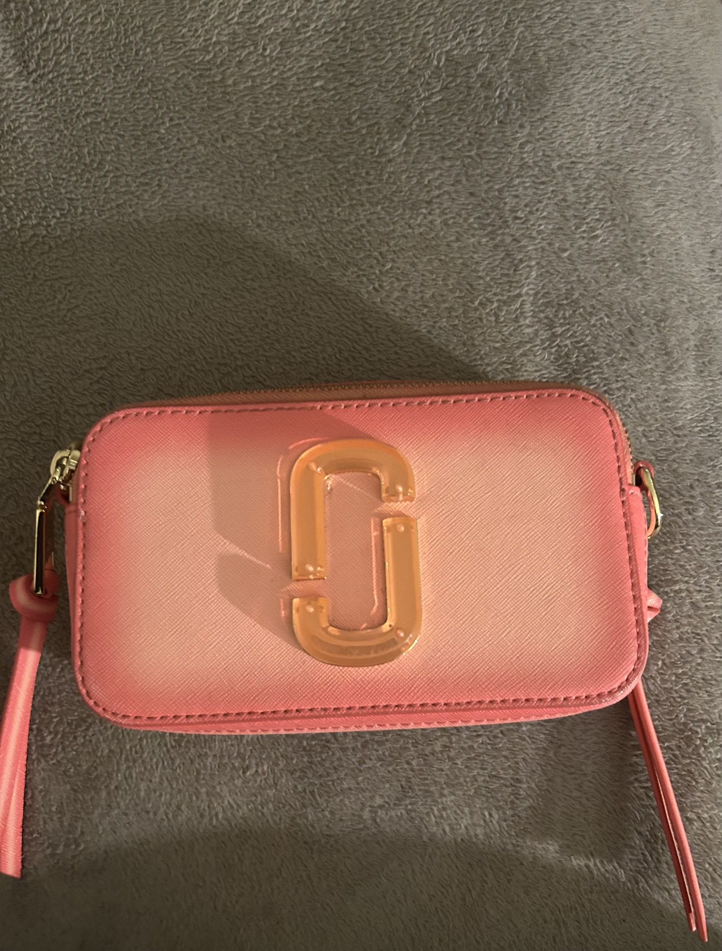 MARC JACOBS The Fluoro Peach Multi Edge Snapshot  Cross Bag Camera Bag