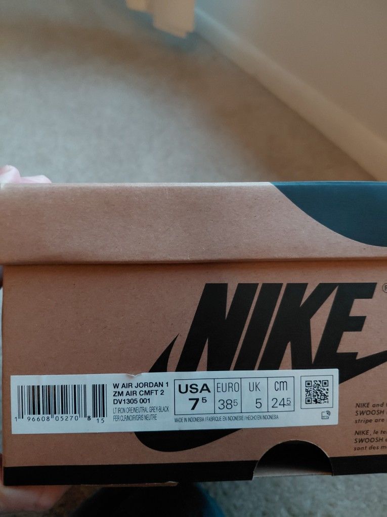 Sneakers Nike Size 7***2/$20 Womens Sizes Available Till 4 30 Pm