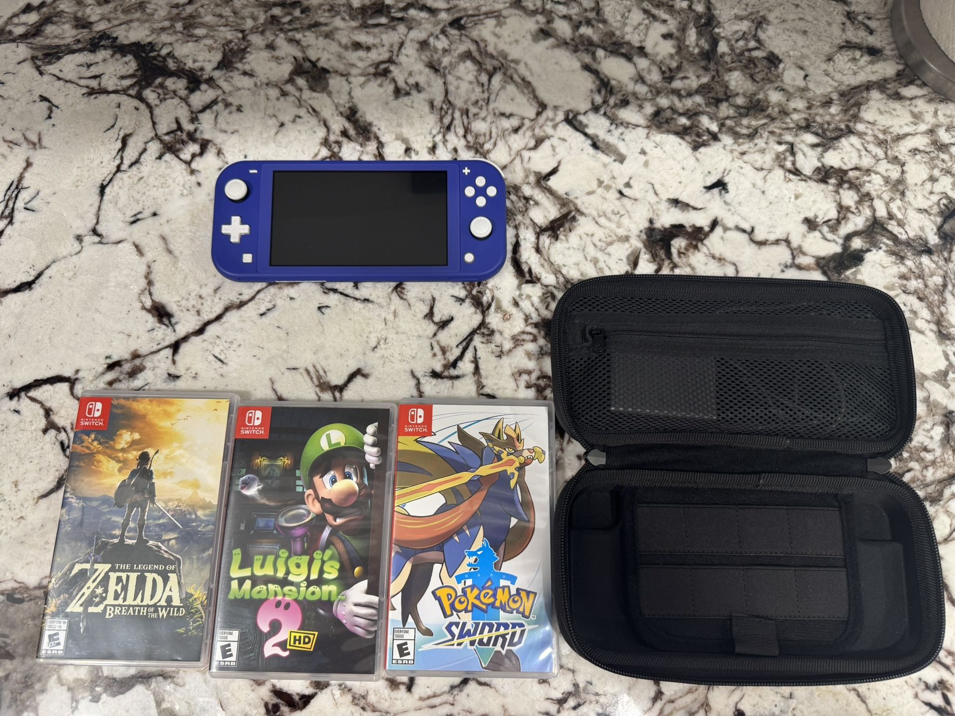 Nintendo Switch Lite + Case & Games
