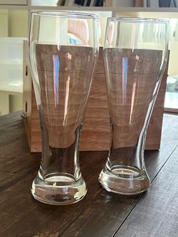 🍺 Set of 2 Tall Glass Pilsner / Beer Glasses — $5