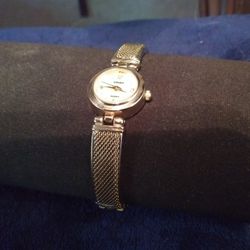 Gruen. Ladies Quartz.   Opal Dial.