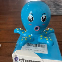 Octopus Water Spraying 