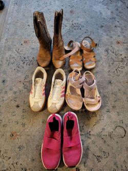Mixed Lot of 4 Kids' Shoes