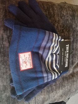 True religion hat and gloves