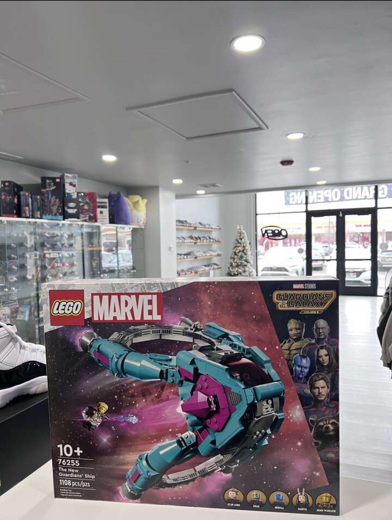 Brand new 76255 LEGO Guardians of the Galaxy The New Guardians' Ship