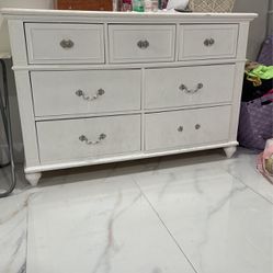 7 Drawer White Dresser