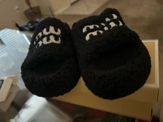 Slides /slippers