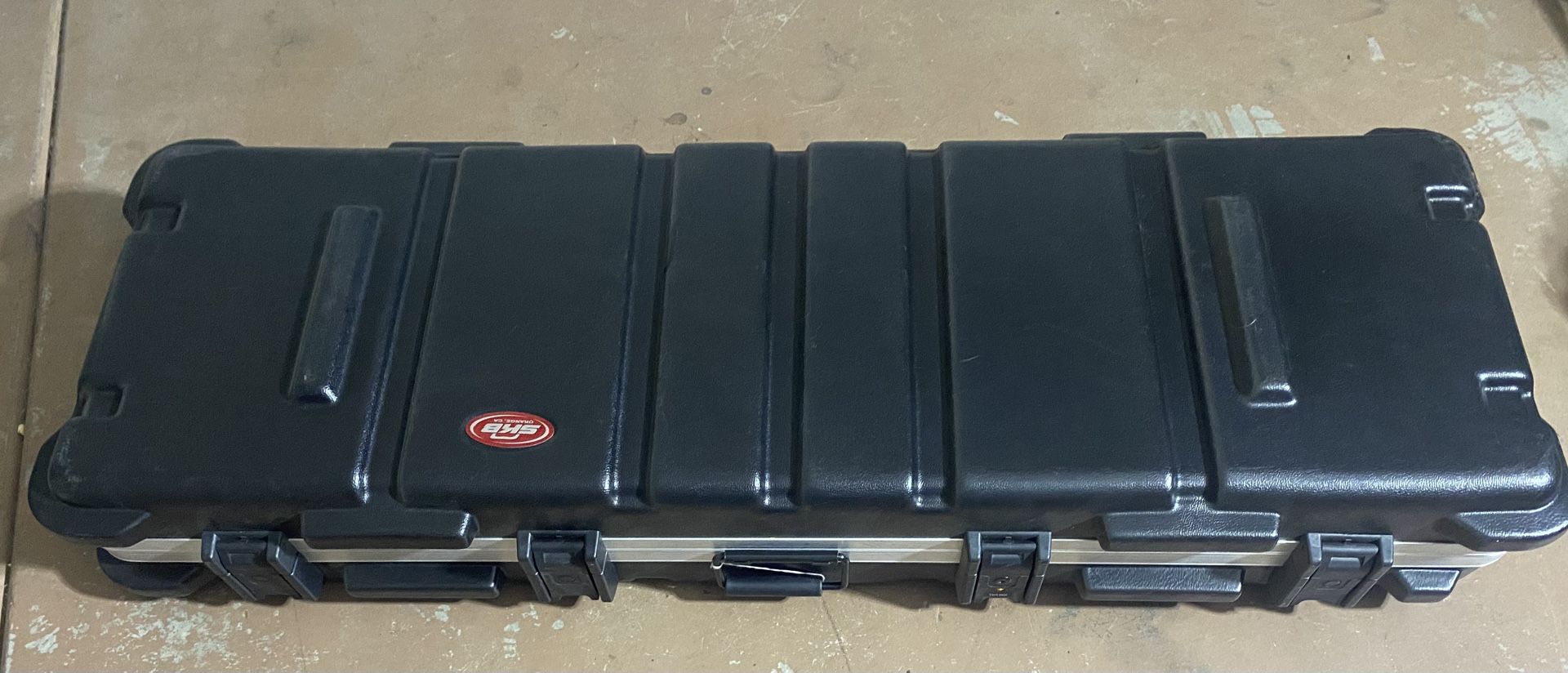 SKB Keyboard Case Nice condition Will fit 76 key keyboard