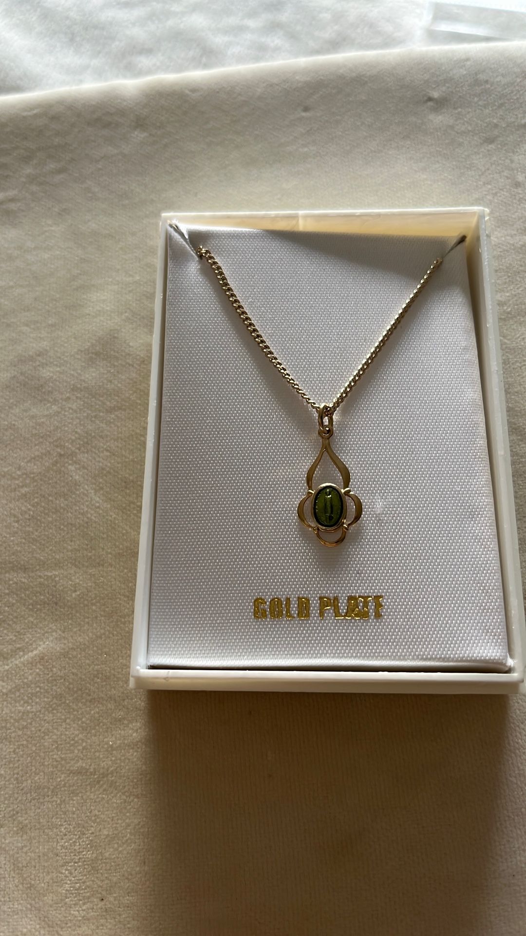 Gold Plate Vintage Necklace With Jade Stone Vintage