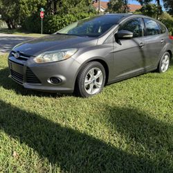 FORD FOCUS HB ✅✅ CLEAN CARFAX 