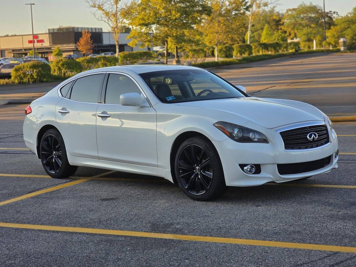 2011 Infiniti M37