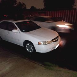 Nissan Altima 2000