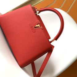 Louis Vuitton Capucines Weekend Bag
