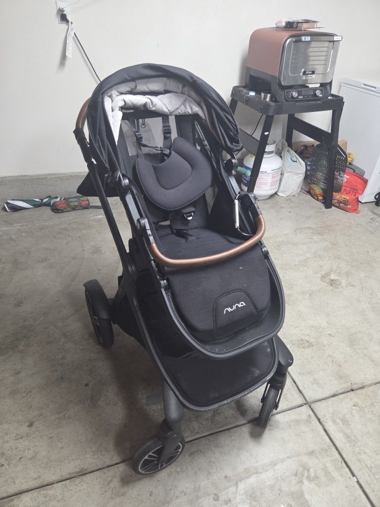 Nuna Demi Grow Stroller