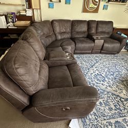 Reclining Sectional, 4 Recliners, Electric