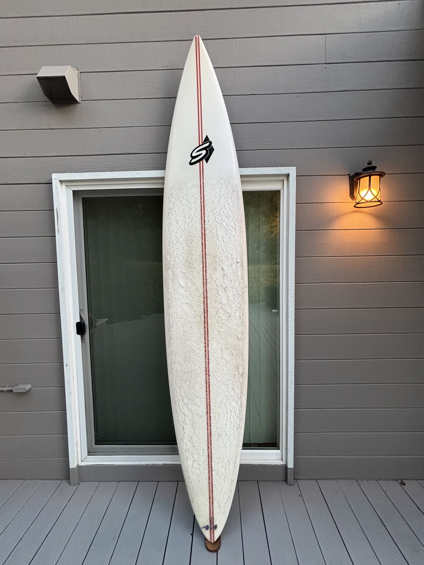 9’8” surfboard gun