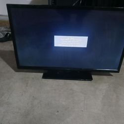 Insignia TV -32”