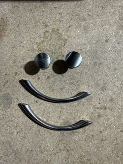 Cabinets handles and knobs