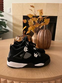 Authentic Jordan 4 white thunder  size 1.5