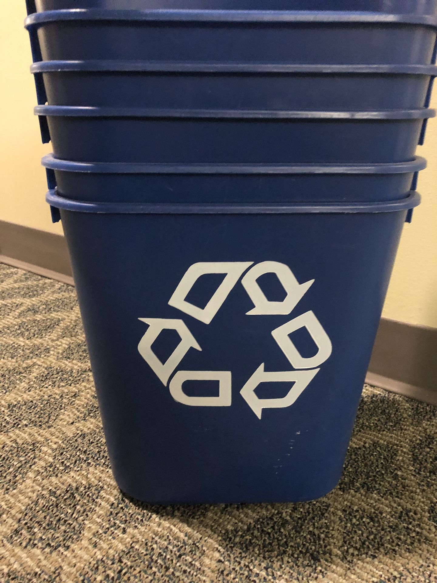 Small office trash cans 1$ each