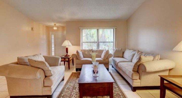 Beautiful Sofa set. Nice .and clean. Used Like New. From None Pets