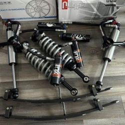 Fox 2.5s Front And Read With Dirt King UCA And Icon AAL Package