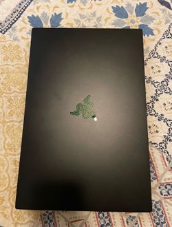 Razer Blade 15 Gaming Laptop - 17 / RTX 3070 / 16GB RAM