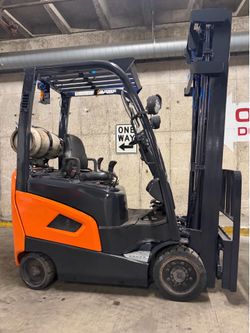 Doosan 2020 forklift, 3500 lb,3 stage, side shift